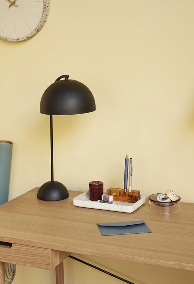 Form bordlampe, sort